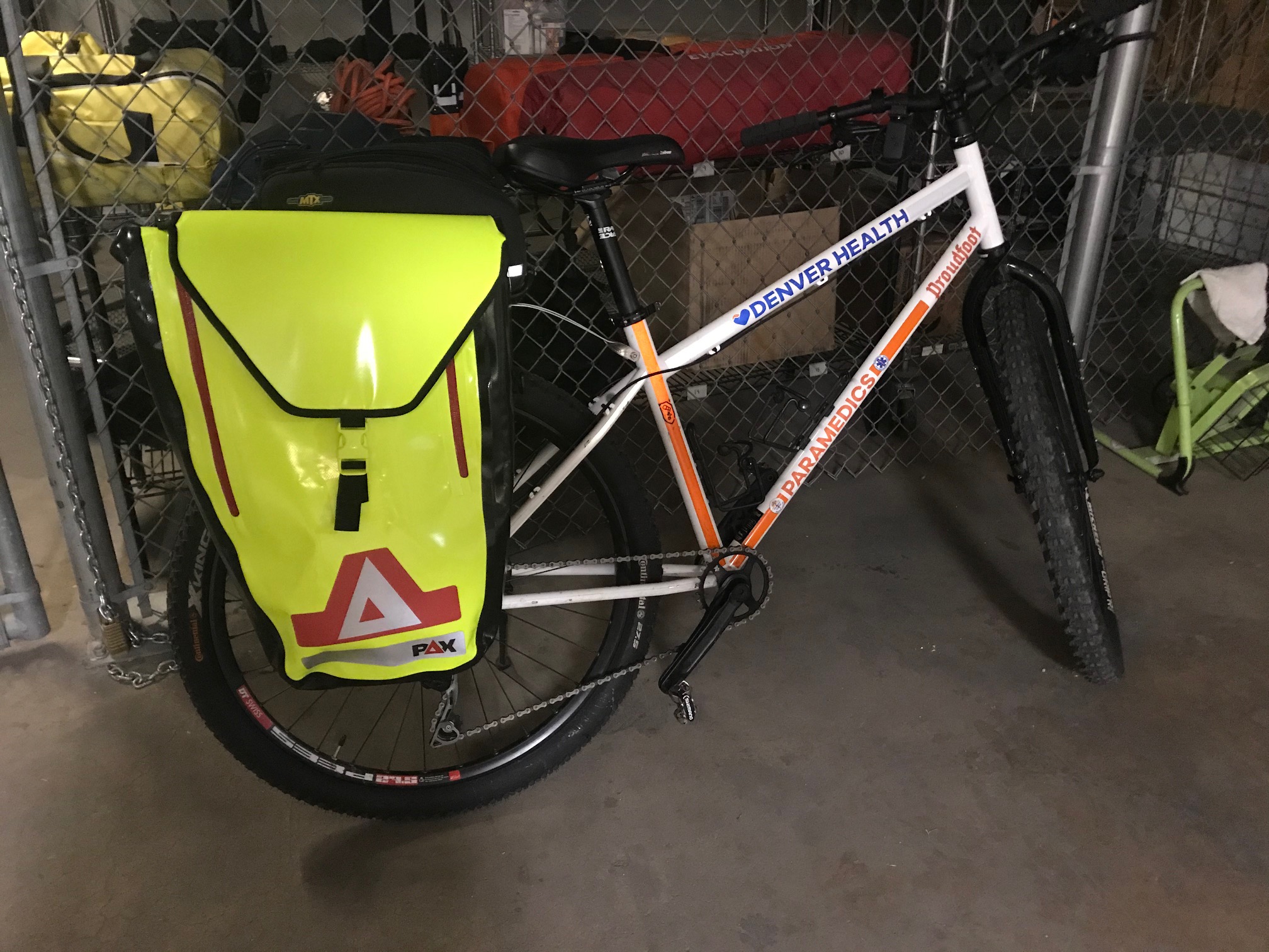 Pax Bicycle Bag L:  Functional and Visible
